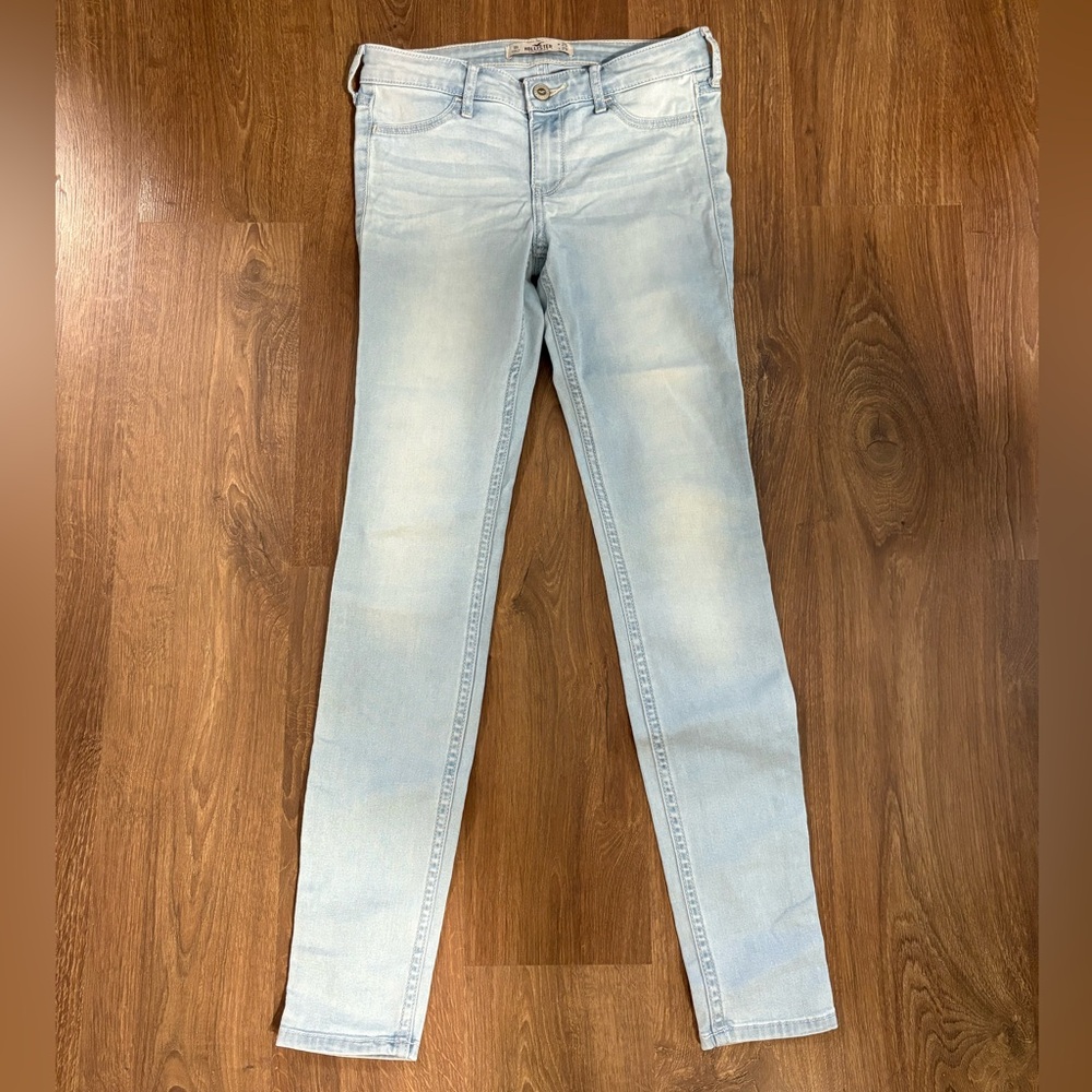 Hollister - Women’s low rise jeans